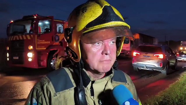 Caminhão pega fogo na rodovia entre Umuarama e Mariluz e fica totalmente destruído; com vídeo - Subtenente Resende
