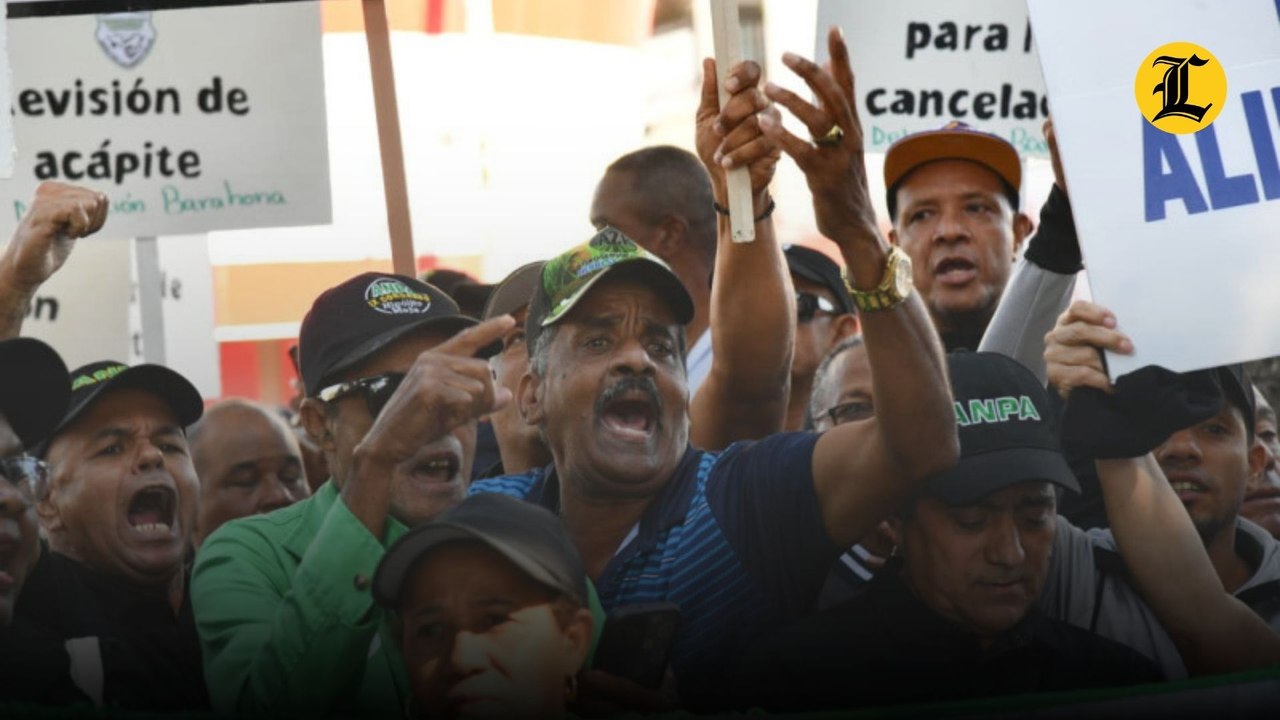 ANPA realiza marcha en protesta por mejores condiciones de vida para los profesionales