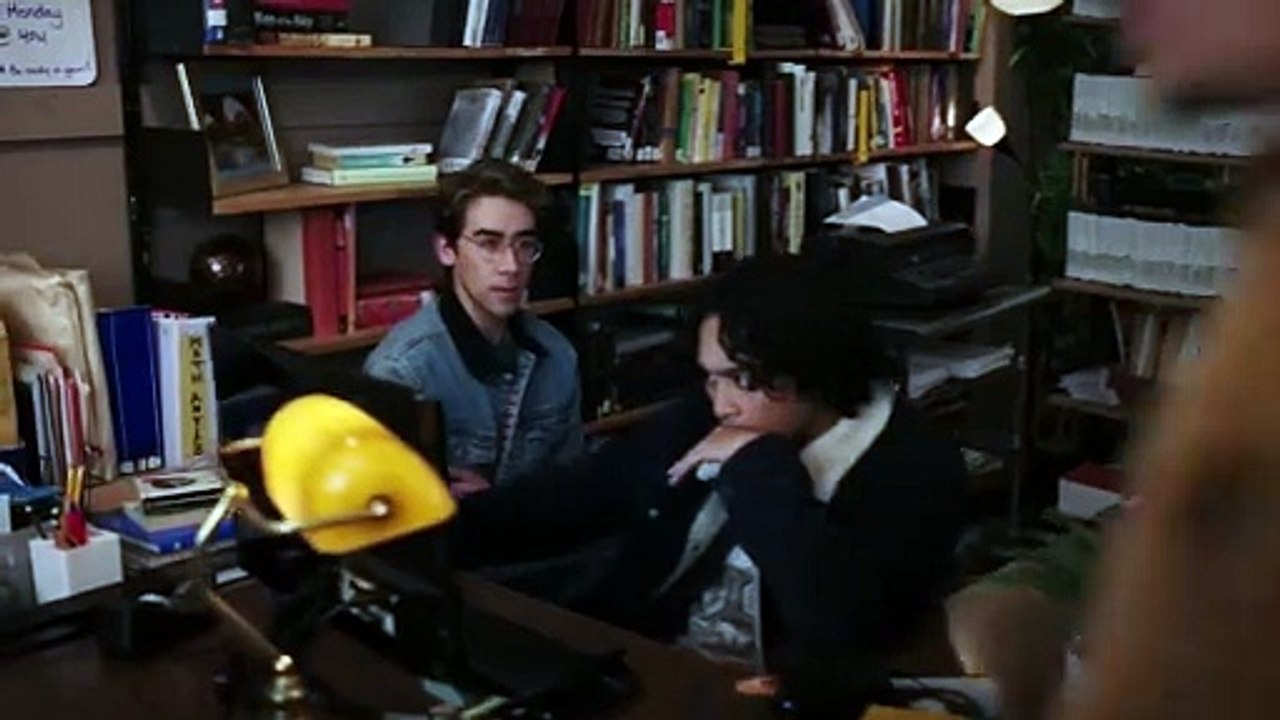 Simon busca una pelicula con charlie parte 2