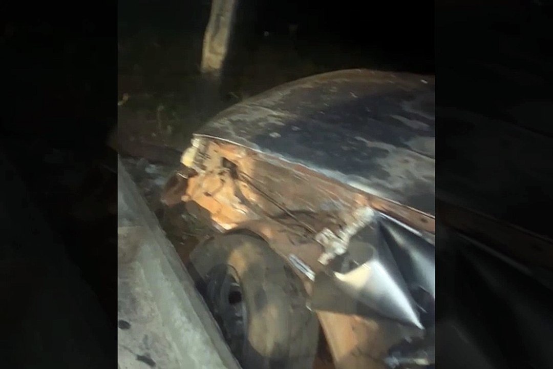 Motorista sem CNH derruba poste em Lovat e é detido após recusar teste do bafômetro