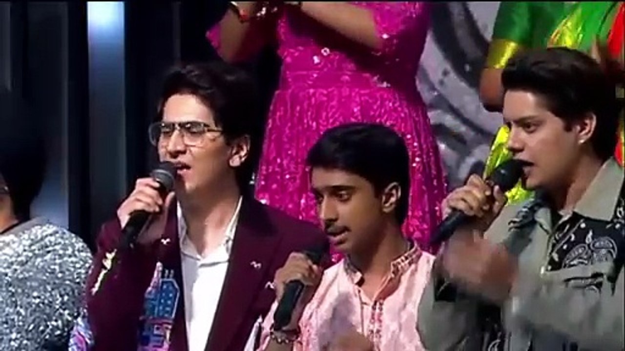Suhail_Indian_Idol_sings_Aaya_tere_dar_par_#indianidolseason16(720p)