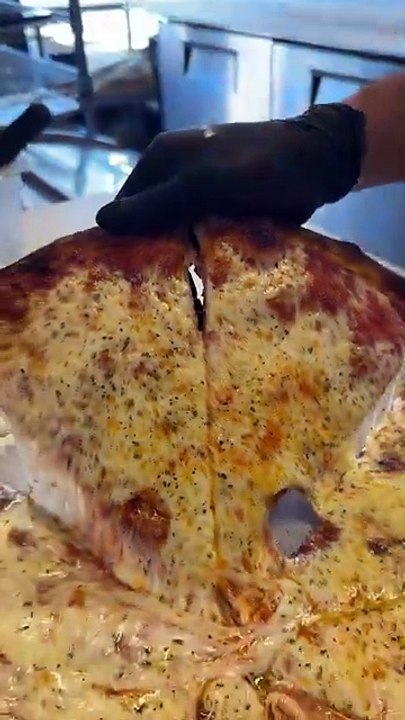 Extra cheesy pizza 😮‍💨
