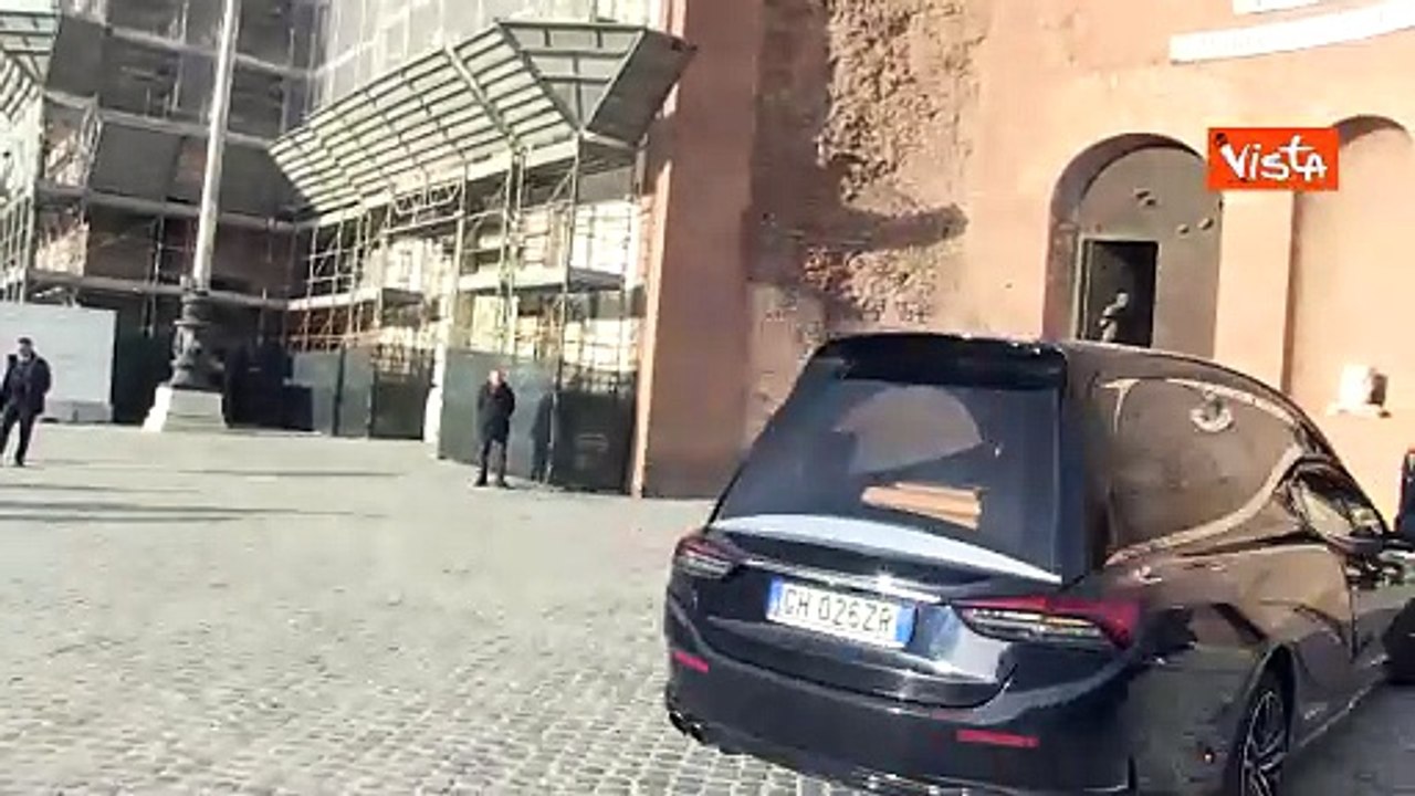 Funerali di Antonino Zichichi, l'arrivo del feretro alla Basilica di Santa Maria degli Angeli