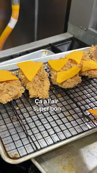 ENFIN! 1000 REPAS DISTRIBUÉS : Un prix fou pour des burgers et gaufres qui sauvent des vies!