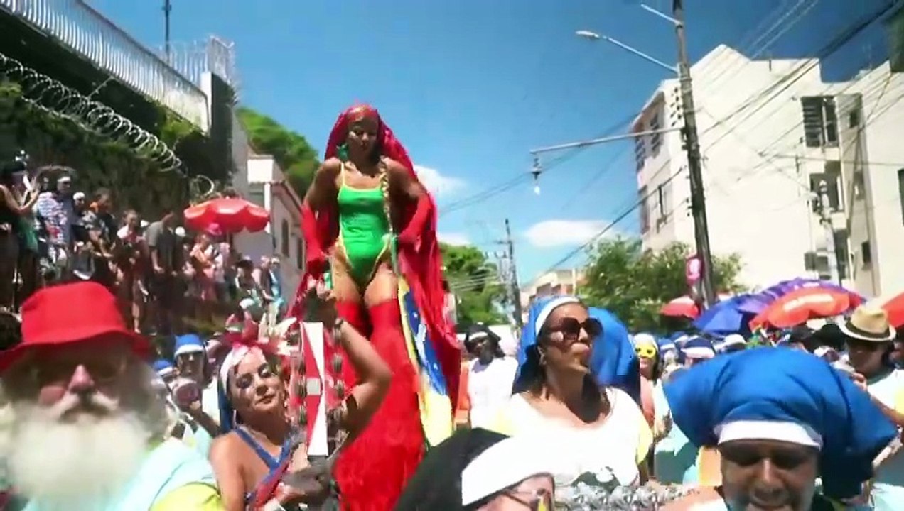 Legendärer Karneval in Rio startet mit Straßenfest der Carmelitas