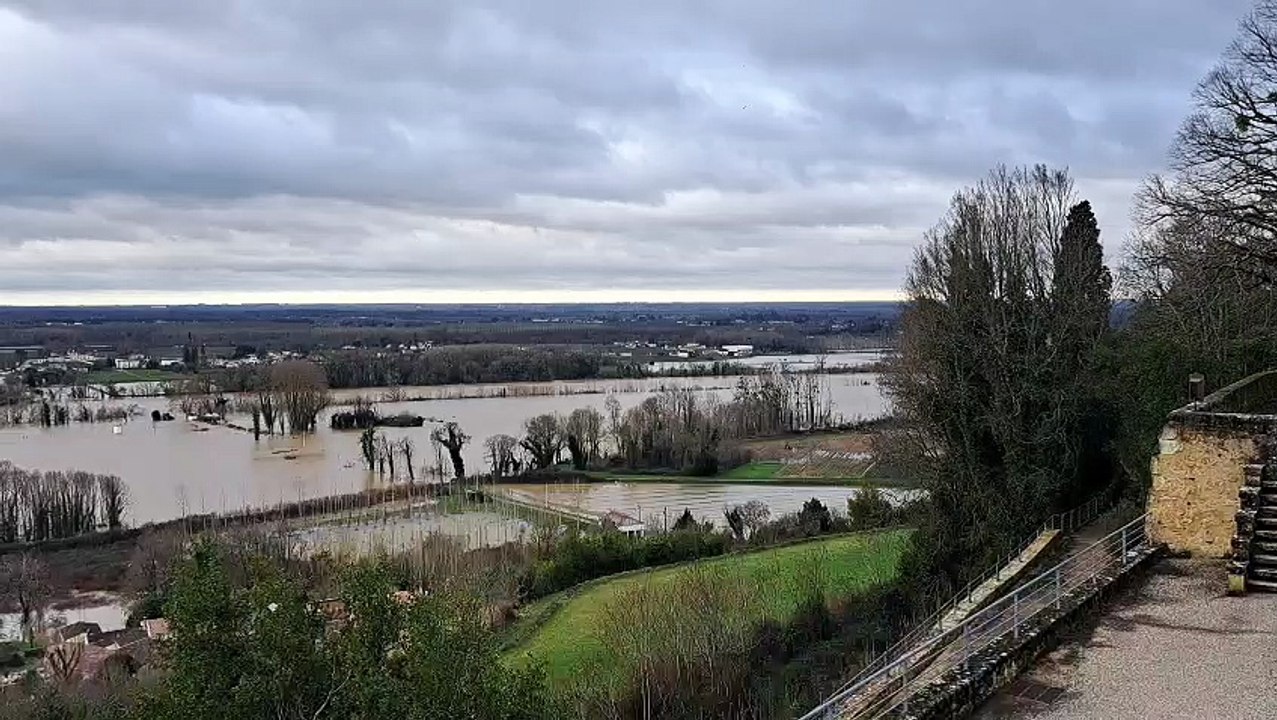 Crue de la Garonne à Sainte-Croix-du-Mont (Gironde)
