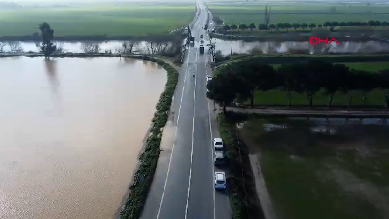 Büyük Menderes Nehri yine taştı, tarım arazileri su altında kaldı