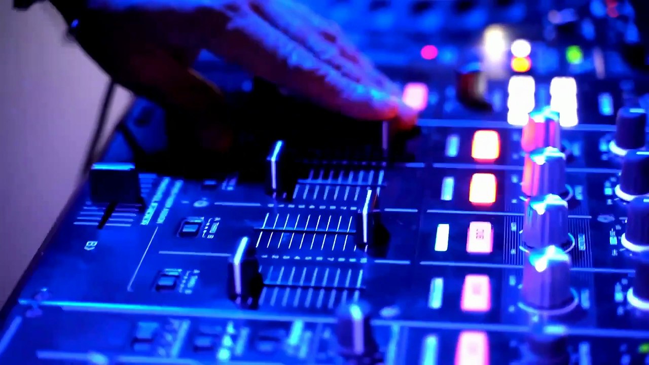 Rockville DBM45 2000W Peak Amplifier Review: Unleash Marine Audio