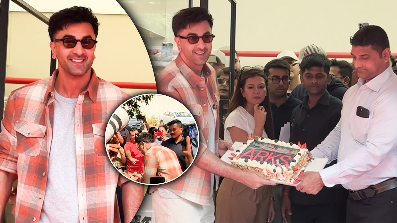 Cake Cutting With Fans: Ranbir Kapoor Celebrates The 1st Anniversary Of His ARKS Store In Bandra