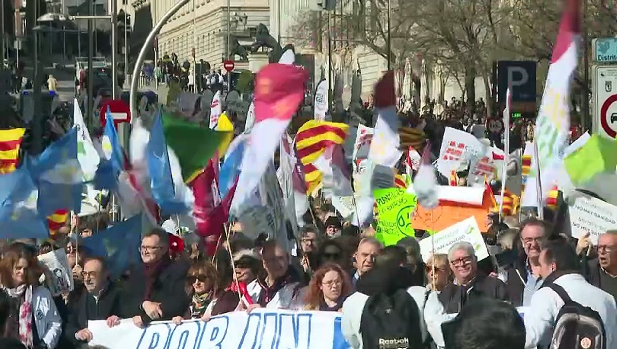 Unos 5.000 médicos piden en Madrid la dimisión de Mónica García y un Estatuto Marco propio