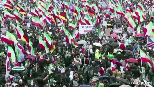 Iran, a Monaco 200.000 manifestanti contro il regime degli ayatollah