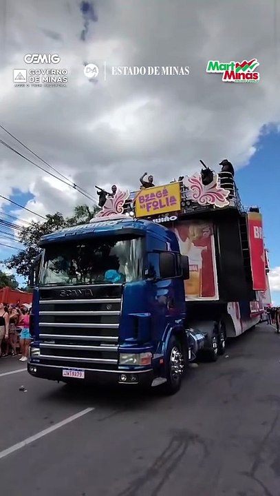 Clayton e Romário animam o carnaval na Pampulha com hits sertanejos