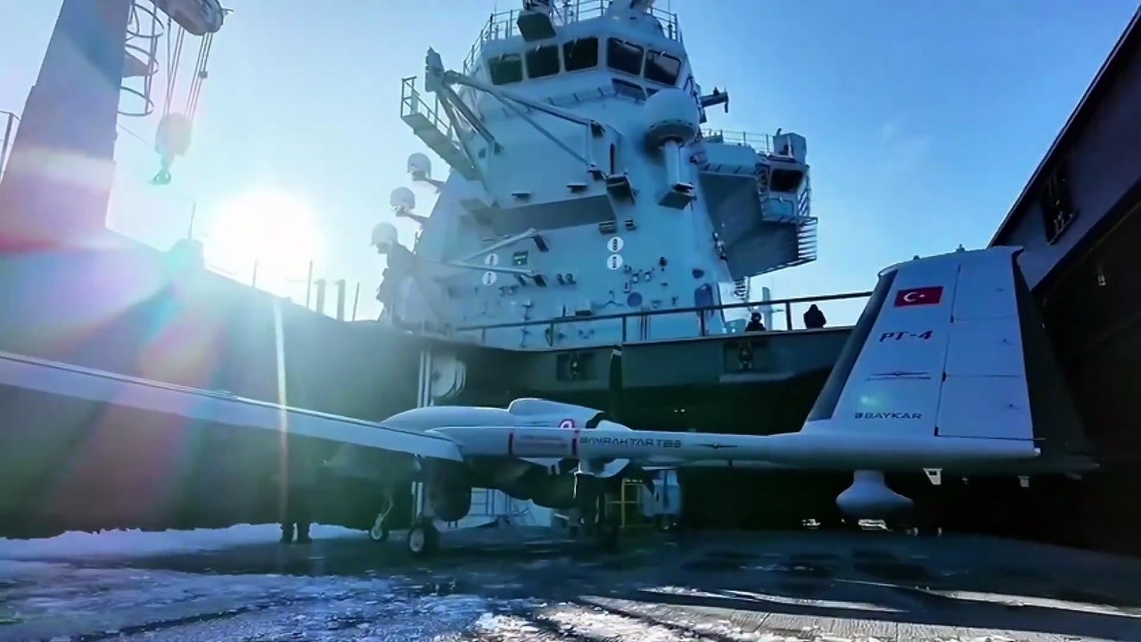 NATO Tatbikatında TB3'ten Tam İsabet!