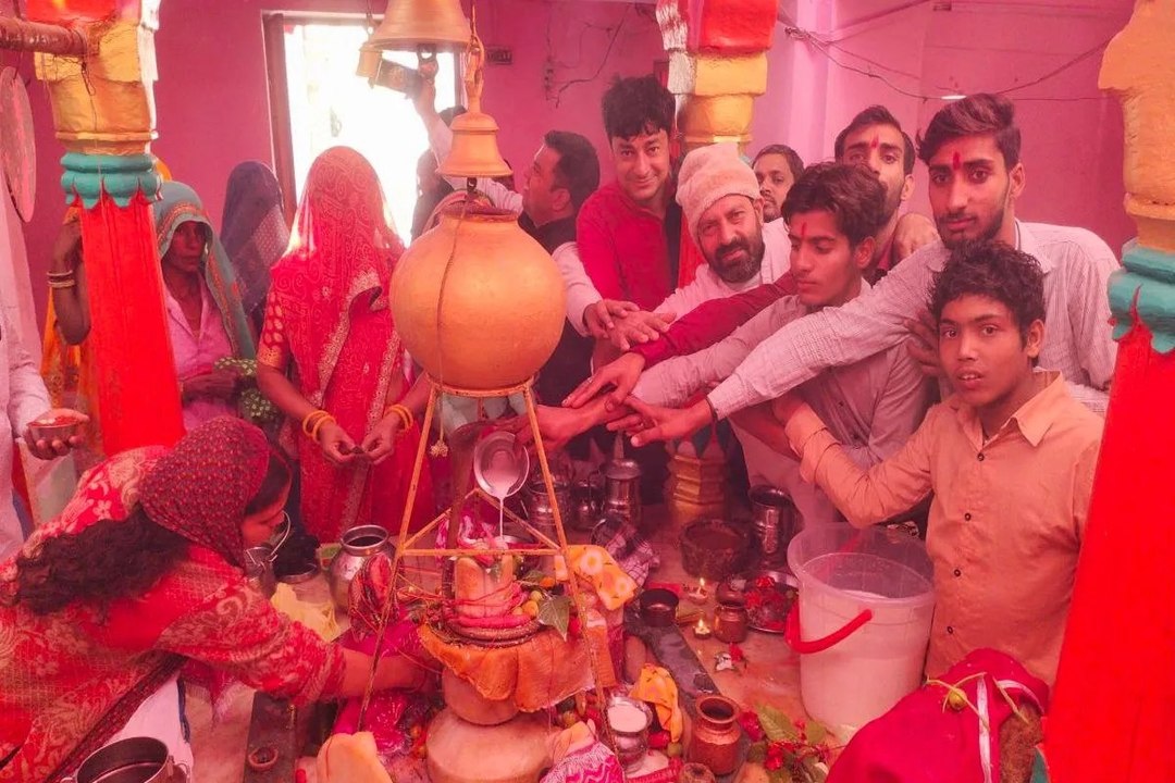 महाशिवरात्रि पर प्राचीन शिव मंदिर में रुद्राभिषेक
