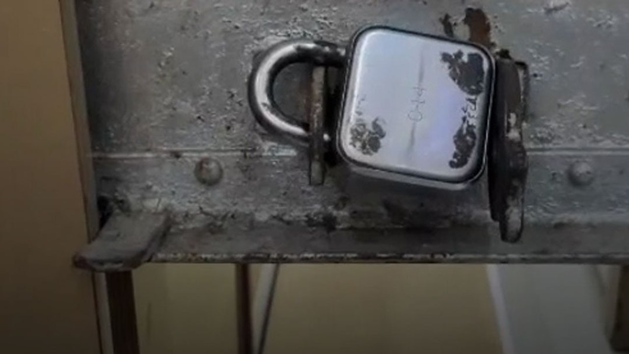 दिल्ली में शोरूम से करोड़ों की ज्वेलरी चोरी