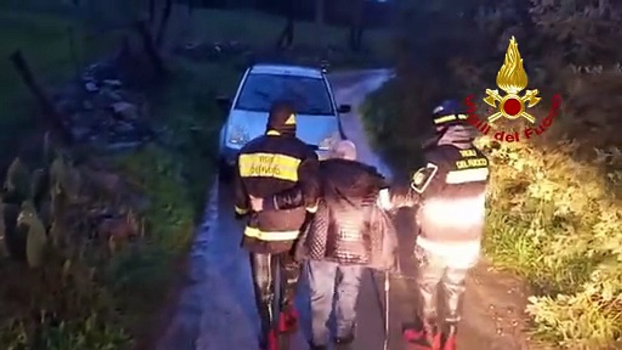 Straripa il Rio Mannu a Ozieri: dodici persone, tra cui una neonata, salvate con i gommoni