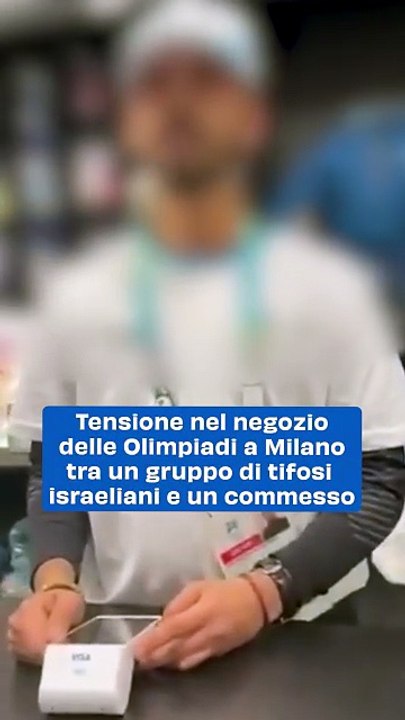 Tensione nel negozio delle Olimpiadi a Milano tra un gruppo di tifosi israeliani e un commesso
