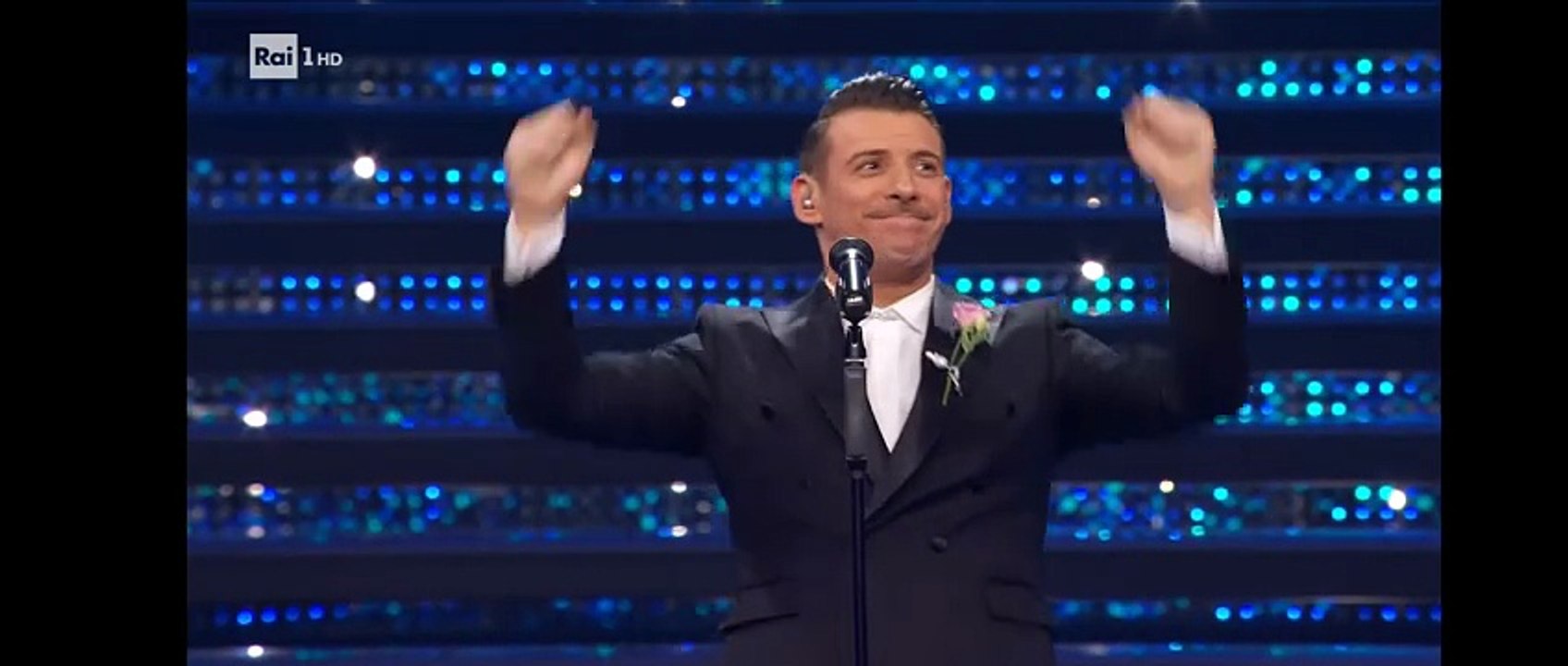 Terza Serata Sanremo 2025: Francesco Gabbani, Viva la vita