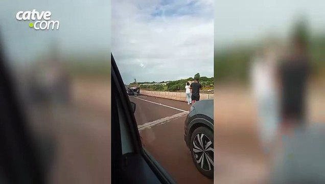 Cinco pessoas ficam feridas em batida frontal na BR 277