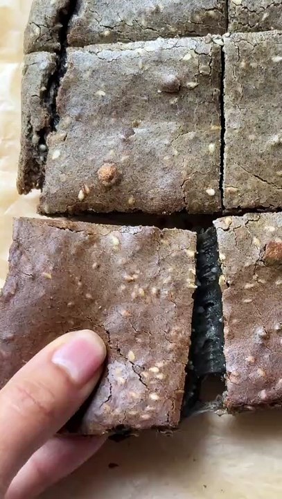 Butter mochi au sesame 🌱