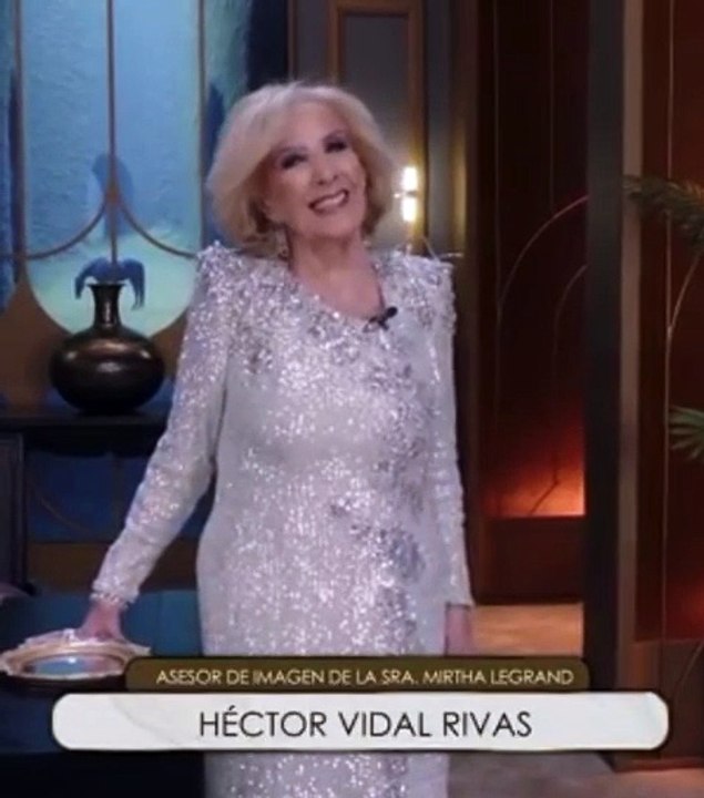 Mirtha Legrand sorprendió con un pícaro saludo por San Valentín y desató risas en el programa