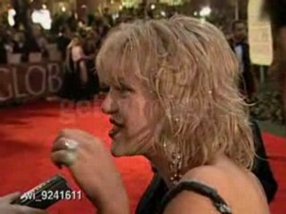 Courtney Love - Golden Globes 2000 (1/2)