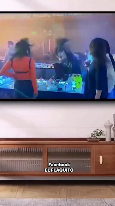 Cat party dance