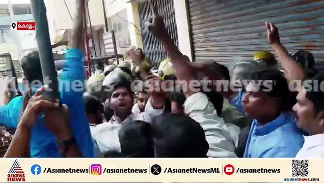കൊല്ലം PSC ഓഫീസിലേക്ക് യൂത്ത് കോൺഗ്രസ് മാർച്ച്; പ്രവർത്തകരും പൊലീസും തമ്മിൽ ഉന്തും തള്ളും