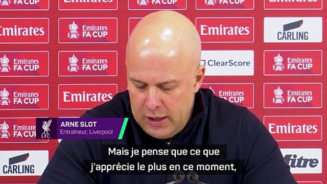 Slot se réjouit de voir Salah à nouveau décisif offensivement comme défensivement