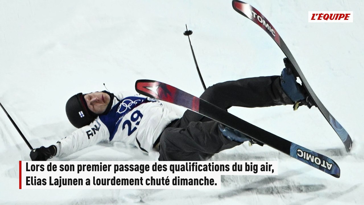 La lourde chute sur la tête du Finlandais Elias Lajunen, évacué sur civière lors des qualifications du big air - JO 2026 - Ski freestyle (H)