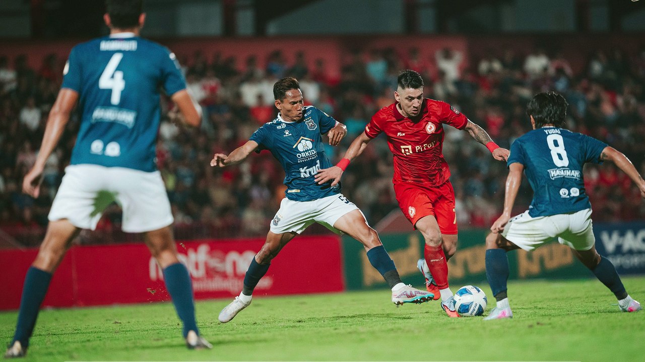 មិនមែនមួយ ហើយក៏មិនមែន២ ភ្នំពេញក្រោន ប្រកាសនាំចូលកីឡាករថ្មីដល់ទៅ៣រូប សម្រាប់ប្រកួតប្រជែងក្នុង AFC Challenge Leageu