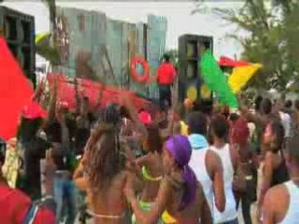 Shaggy feel the rush hymne euro 2008