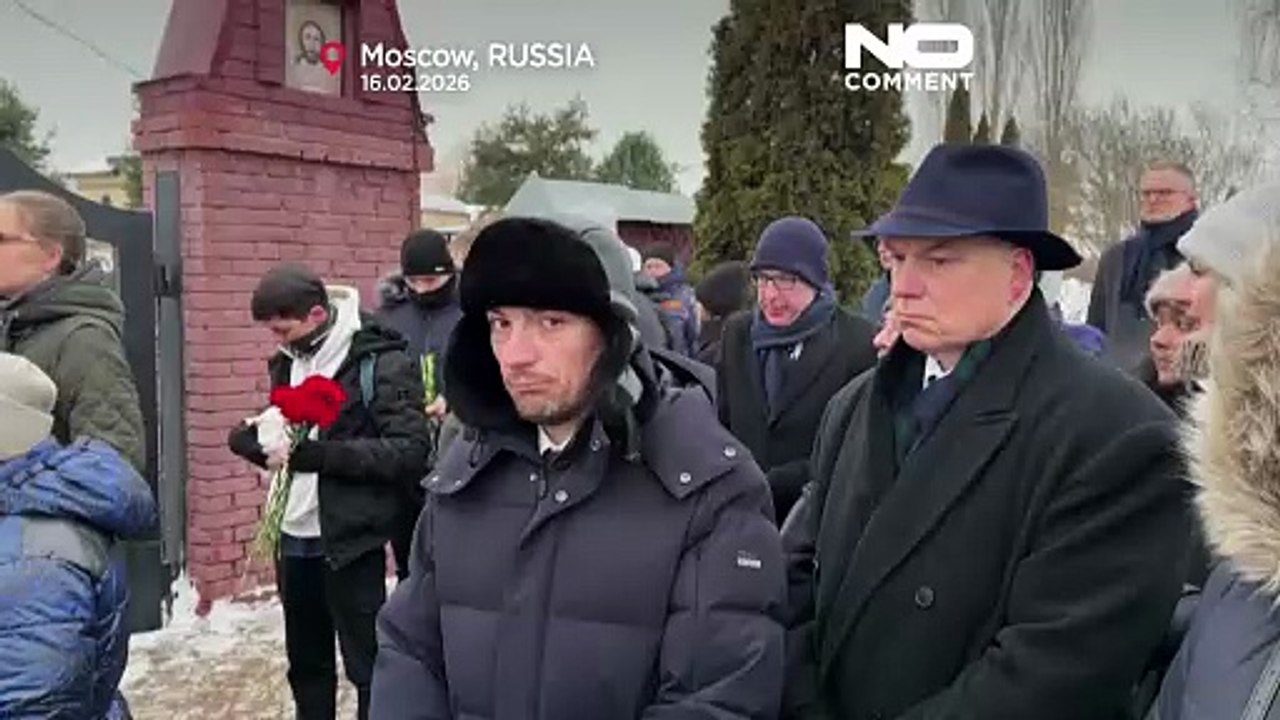 Rússia assinala um ano do túmulo de Navalny em polémica pelos testes de veneno