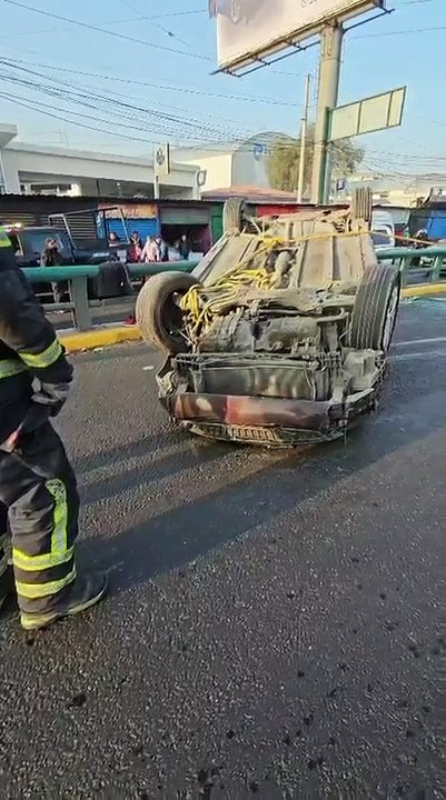 Volcadura carro