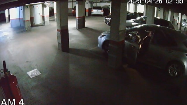 Detenido en Vallecas un hombre acusado de 60 robos en vehículos aparcados en garajes comunitarios