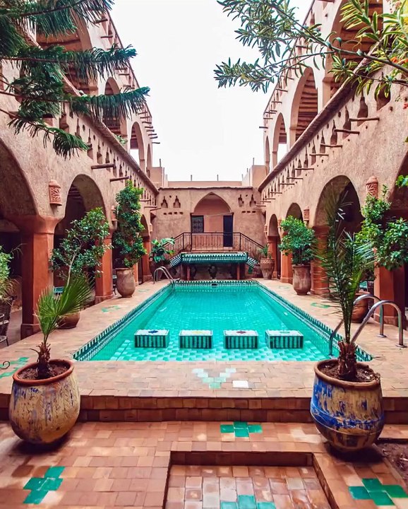 🚨🌍✈️ Le tourisme mondial explose en 2025 : L’Afrique crée la surprise, l’Europe domine toujours et de nouvelles destinations émergent. Qui sont les grands gagnants du voyage cette année ? 🔎