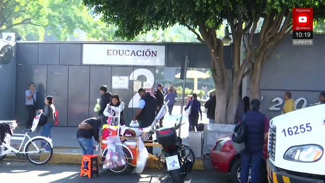 Crisis en la SEP: Marx Arriaga lleva días atrincherado en su oficina