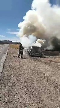 Incendio camioneta en la carretera #Durango - Parral