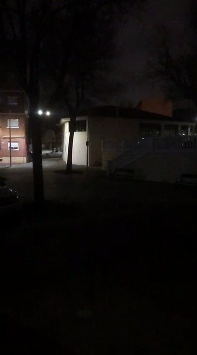 Vecinos de la plaza de Alcudia en Puertollano d...