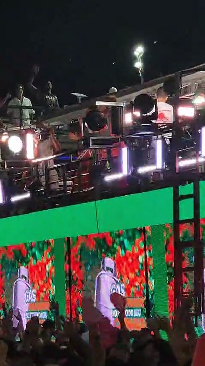 De surpresa, Liniker canta com Ivete Sangalo na Ondina