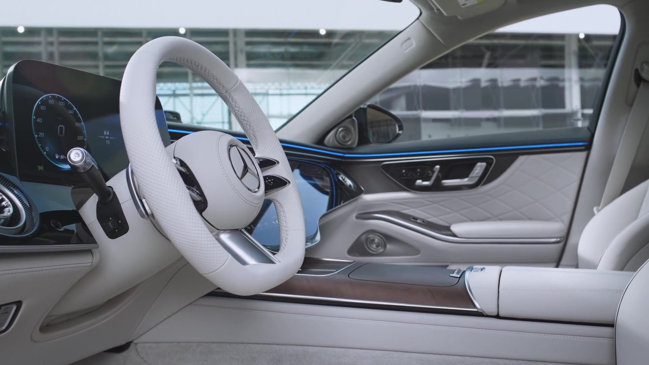 Die neue Mercedes-Benz S‑Klasse - Warme Umarmung - Innovative Gurtheizung erhöht zusätzlich die Sicherheit