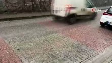 Hava bir anda soğudu, İstanbul'a ceviz büyüklüğünde dolu yağdı!