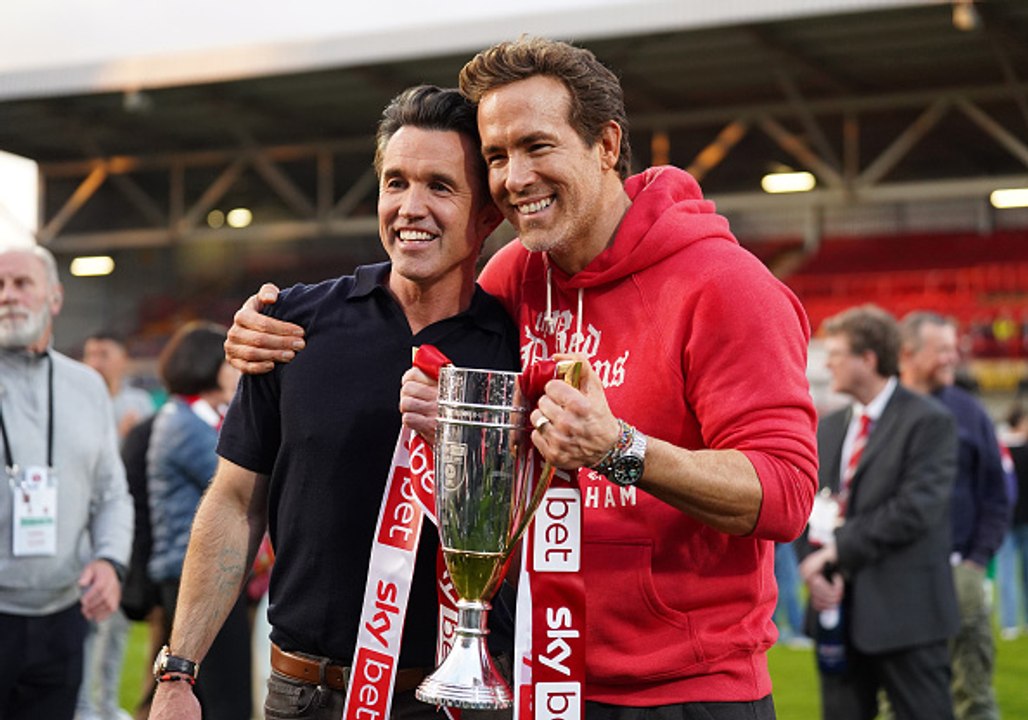 Il Wrexham pesca il Chelsea in FA Cup: Ryan Reynolds e Hugh Jackman reagiscono al sorteggio