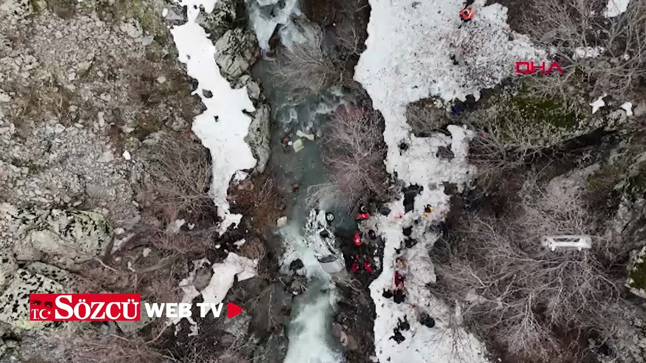 Bitlis'te hafif ticari araç, dereye uçtu: 3 ölü, 5 yaralı