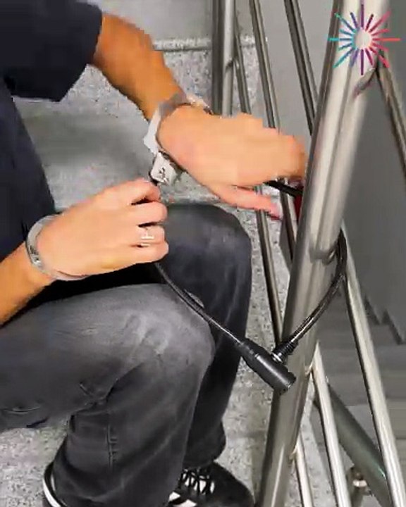 Emergency hack for escaping a lock like this 🔓
