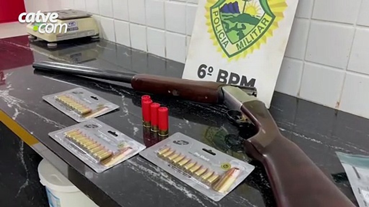 Após denúncia, homem é preso com espingarda e munições em Cascavel