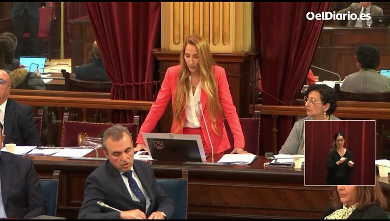 Un diputada balear de Vox llama "tarados mentales" a quienes quieren regular el fútbol en los patios escolares