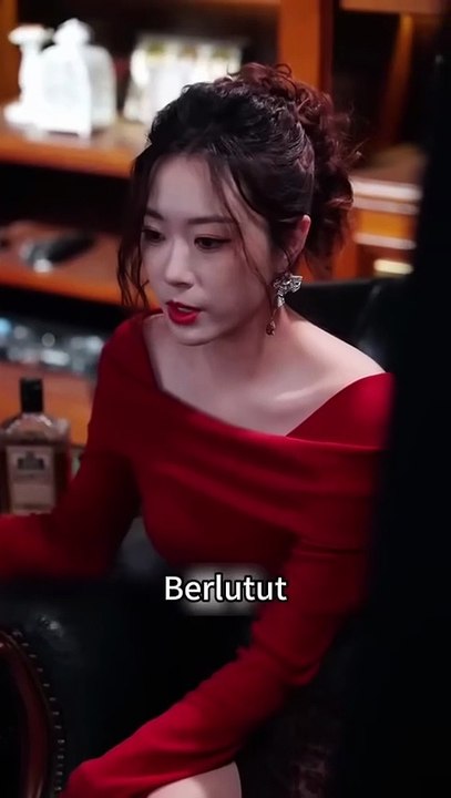 Mahasiswi Baik Menolong Bos Mafia | A Good Student Helping Mafia Boss | Drama Pendek China | CDrama Daily | SUB INDO