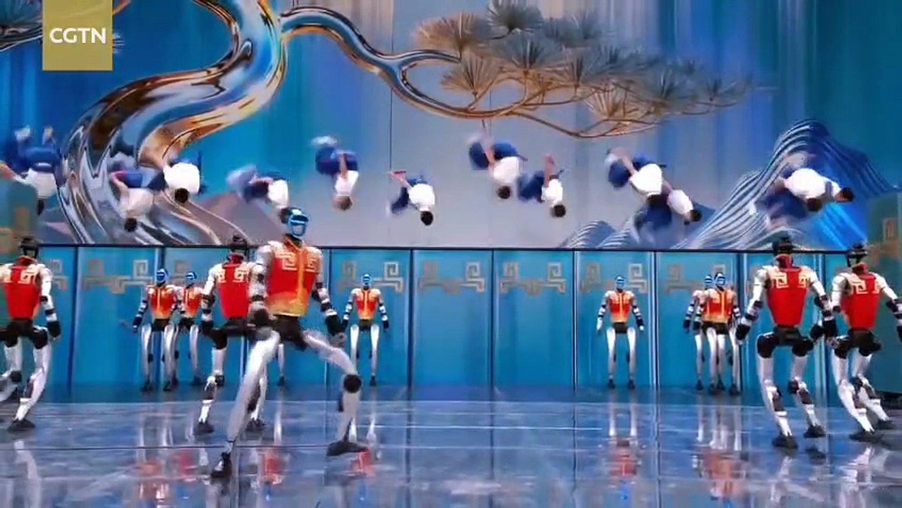 China presenta sus robots humanoides