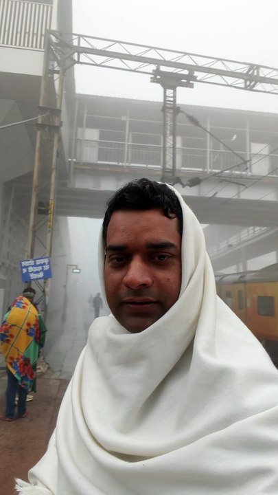 Mathura Junction ki Subah | Thand, Kohra aur Rajdhani–Kalka Express ka Scene